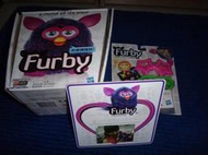 全新_藝人愛心義賣款_郭書瑤_瑤瑤設計_簽名_黑色_菲比精靈 Furby 中文版_附贈眼鏡