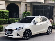 魂動馬2珍珠白 時尚個性小掀背 2016年式 Mazda 2 1.5 服務專線:0９80-558-999 黃文遠