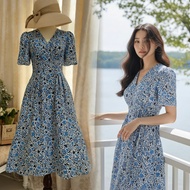 Midi dress with flared collar and flared sleeves, pleated waist _ D5.989