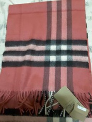 Burberry 格紋圍巾
