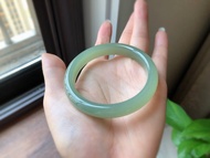 天然和田玉青海料玉鐲 圈口54.8mm 做工精緻 色澤清新淡雅