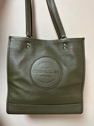 Coach 墨綠色可上肩手袋 Coach pebbled leather with patch Dempsey tote bag🩵