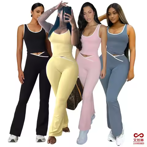 Fitness Yoga Wear for A European and American Woman with Contrasting Colors and Flared Flared Pants