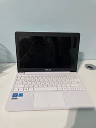 ASUS 華碩 E203MA 筆記型電腦 筆電 N4000 Win10 S 珍珠白