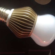 TSMC台積電LED球泡燈燈泡暖白光(黃光)11W全新未使用