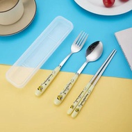 Set Alat Makan Sendok Garpu Sumpit Dengan Kotak Penyimpanan Karakter Sanrio Stainless Steel Kitchenw