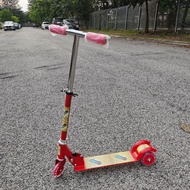Enfagrow Tri-wheel Scooter/Kids scooter/Adjustable scooter