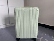 rimowa essential cabin hand carry size 21