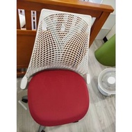 自售 2020購入 人體工學椅子 -Herman Miller SAYL Chair-無把手簡配款(白背紅) 限淡水自取