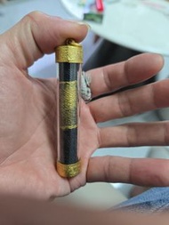 泰國瓦拉康寺金邊黑色符管，有廟盒