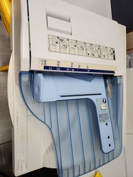 藍色裁紙機