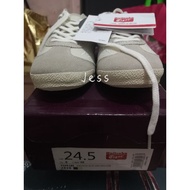 Onitsuka Tiger isetan Shinjuku /Leather shoes are negotiable