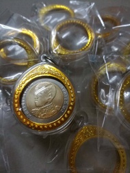 กรอบใส่ เหรียญ 10 บาท 2 สี กรอบเปล่า ไม่รวมเหรียญกรอบใส่เหรียญ เฉพาะกรอบ ไม่รวมเหรียญ