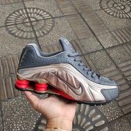 Nike Shox R4 Metallic Silver Grey Sneakers Sepatu Jalan Pria