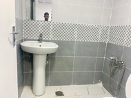 Pangsapuri 280 m² dengan 1 bilik tidur dan 1 bilik mandi peribadi di Sheikh Zayed Road (Furnished st