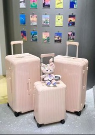 rimowa essential cabin size 21