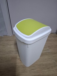 12L 方形搖蓋垃圾桶