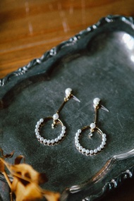 COR-DATE / 符號學 / 圓形珍珠耳環