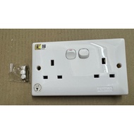 13A 2Gang Switch Socket /3 PIN Switched Socket Outlet /13A Double Switch Wall Socket / Sirim Approve
