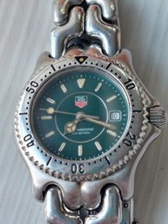 TAG HEUER WG-1319 正品豪雅鎖把頭藍寶石鏡面，石英女裝錶(200米)正常運行准時。
