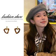 Retro Hong Kong Style Earrings Unique Unique Unique Light Luxury Earrings Niche Design Merader Hollo