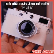 Vintage movie camera model (Not real camera)