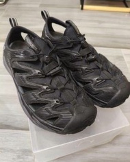 HOKA Hopara 黑色戶外涼鞋