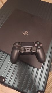 PS4 主機