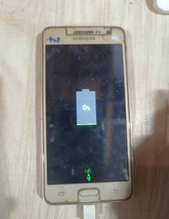 Cụm xác Samsung G530 nguyên cây còn màn bị treo