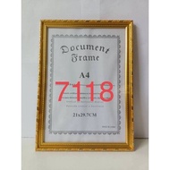 1ลัง48ชิ้นกรอบรูปA4 สีทอง สีไม้ กรอบอะคริลิค มีแผ่นพลาสติกใส ขนาด21*29.7cm แบบยกลัง48ชิ้น กรอบรูปตกแ