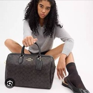 กระเป๋าสะพายหนังสตรีใบใหญ่ Coach Rowan 30 ถุงหมอนผ้าแคนวาสเคลือบ