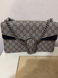 Gucci 酒神包