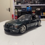 1: 18 UT BMW BMW Z3 Coupe E36 2.8 Two-Door Hard Top Sports Car Car Model Green