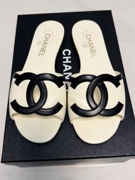 Chanel 新款拖鞋