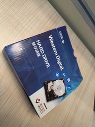 Western Digital (WD) 的藍標硬碟 (WD Blue)，型號為 WD10EZEX