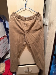 Uniqlo 男裝 燈芯絨 卡其色 長褲 M 碼 30-32著用