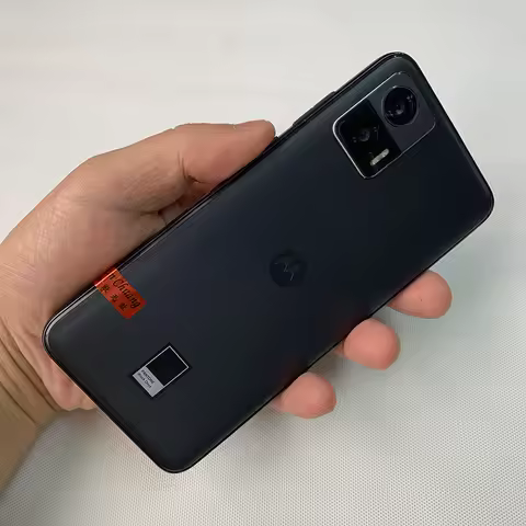 Original Motorola Edge 30 XT2203 5G Mobile Phone 6.5" AMOLED 144z Display 8GB RAM 128GB ROM Snapdrag