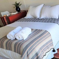 โรงแรม Fantastic spot: Studio w/parking 2 blocks to World Trade Center, 3 to beach - Pocitos, Montev