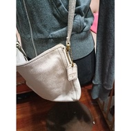 fossil sling bag white color