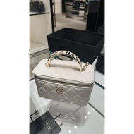 Chanel Bag Handle Makeup Small Box Too Easy to Use Charming