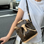 Louis Vuitton -LV原花Montsouris Mini束口後背包