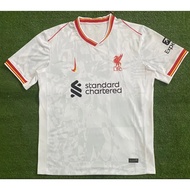 Liverpool's two away team Football jersey