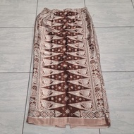 preloved rok batik rok kebaya bahan satin maxmara cream