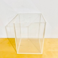 USED (Old) ACRYLIC TANK - (15x10x20cm) - SECOND HAND (USED)
