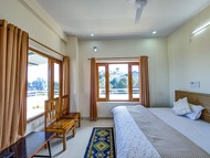 Rumah m² dengan 5 bilik tidur dan 5 bilik mandi peribadi di Satkhol (Chinar Retreat 5BR nr Mukteshw