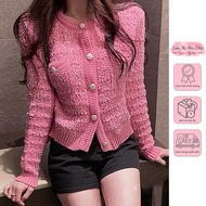 Tweets long-sleeved sweater with fashionable gold tag buttons (brand name)