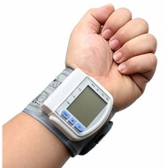 Mediatech Tensi darah digital /Tensimeter / Blood Pressure Monitor Pergelangan Tangan Tensimeter  Blood Pressure Monitor Pergelangan Tangan  Monitor Pergelangan Tangan  (Alat Pengukur Tensi Darah )- B460050