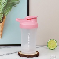 590ml Large Capacity Sports Water Cup Protein Powder Mixing Cup Transparent Shaking Cup PP Material 