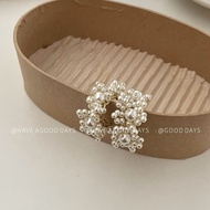 French vintage pearl earrings with a unique design and a niche aesthetic925Silver needle small fragr