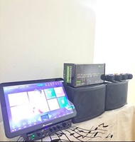 音王點歌機國際版2TB 全套近全新，防藍光保護貼，2026 國際版音王，全新獨立卡啦ok, Karaoke 專用小型擴音機＆  全新喇叭一對跟盒，全新無線咪4支。全套跟保用。